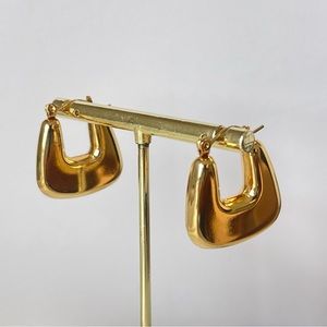 New 18k gold plated square hoops, gold color. Measure 2.1 x 2.4 cm.